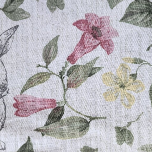 70in Round Cotton Tablecloth And Napkins With Printed Bunnies And Flowers Set - Picture 15 of 16